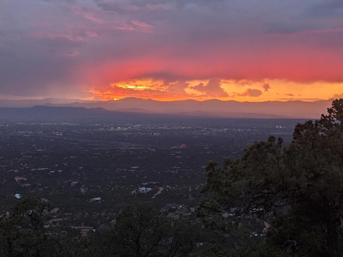Santa Fe Ridgetop Retreat With 2 Hot Tubs And Views Exterior photo